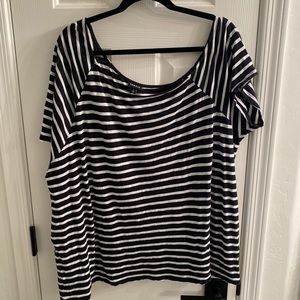 Off the the should T- shirt - light for summer!